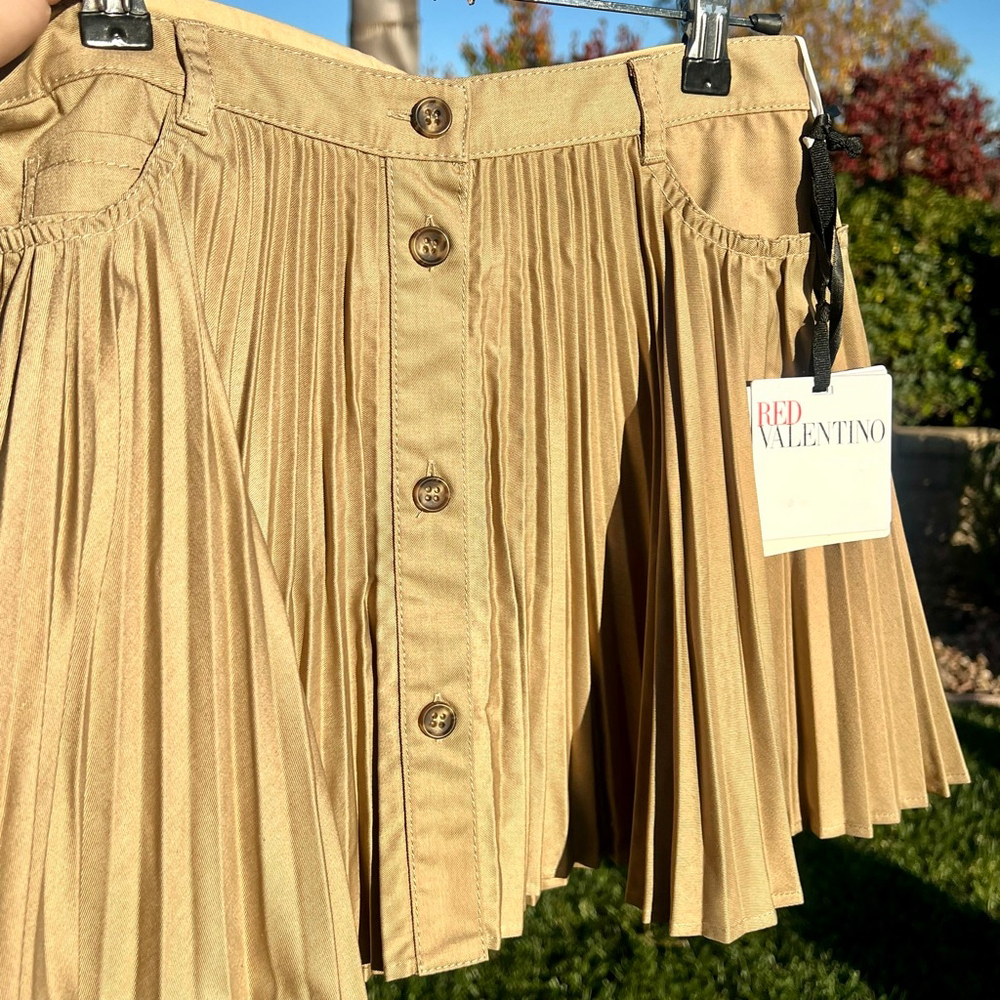 Red Valentino Pleated Mini Skirt Beige Tan Micro Skort Size 40 US 4 Small NWT - Picture 4 of 7